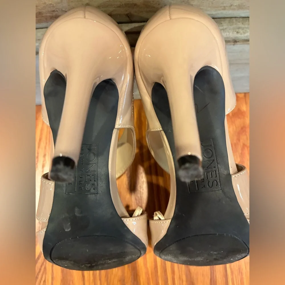 Jones New York Signature Colette Beige Patent Leather Stiletto Heels Women Sz 7M